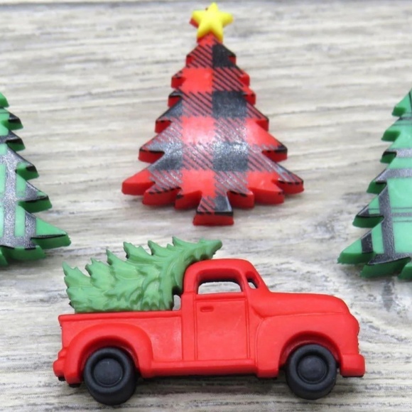 Christmas Buttons for sweater or shirt. 3 packages of 4 - Picture 3 of 4